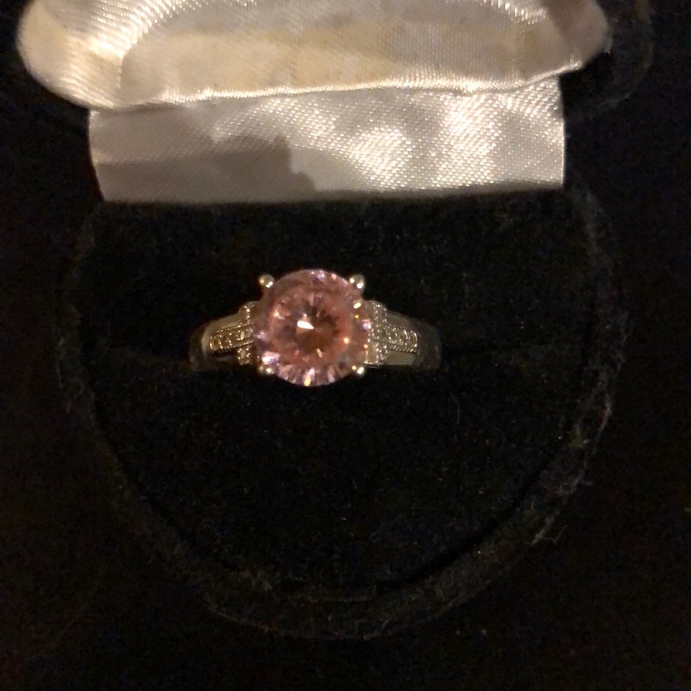 Ring - Picture 2 of 3